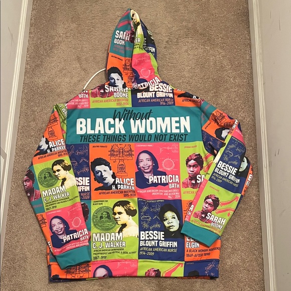 Graphic Women's 2-Piece Hoodie & Jogger Set - Picture 3 of 13